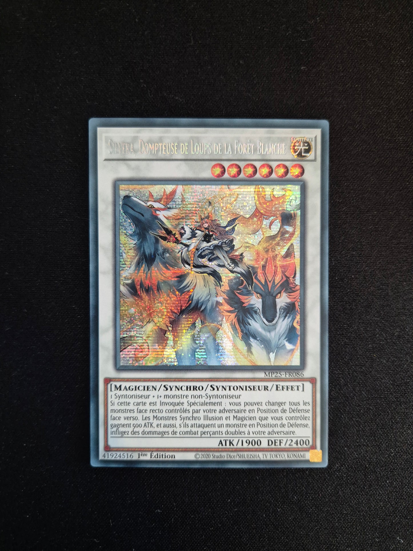 Carte Yu-Gi-Oh! Silvera Dompteuse de Loups de la Fôret Blanche MP25-FR086 Prismatique Secret Rare.