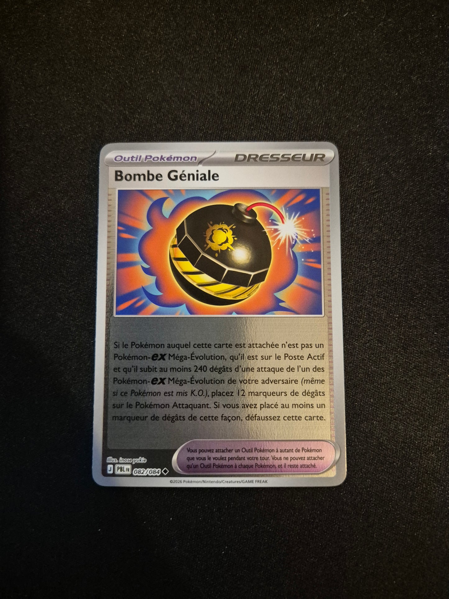 Carte Pokémon Bombe Géniale Reverse 082/084 ME05 Nuit Noire