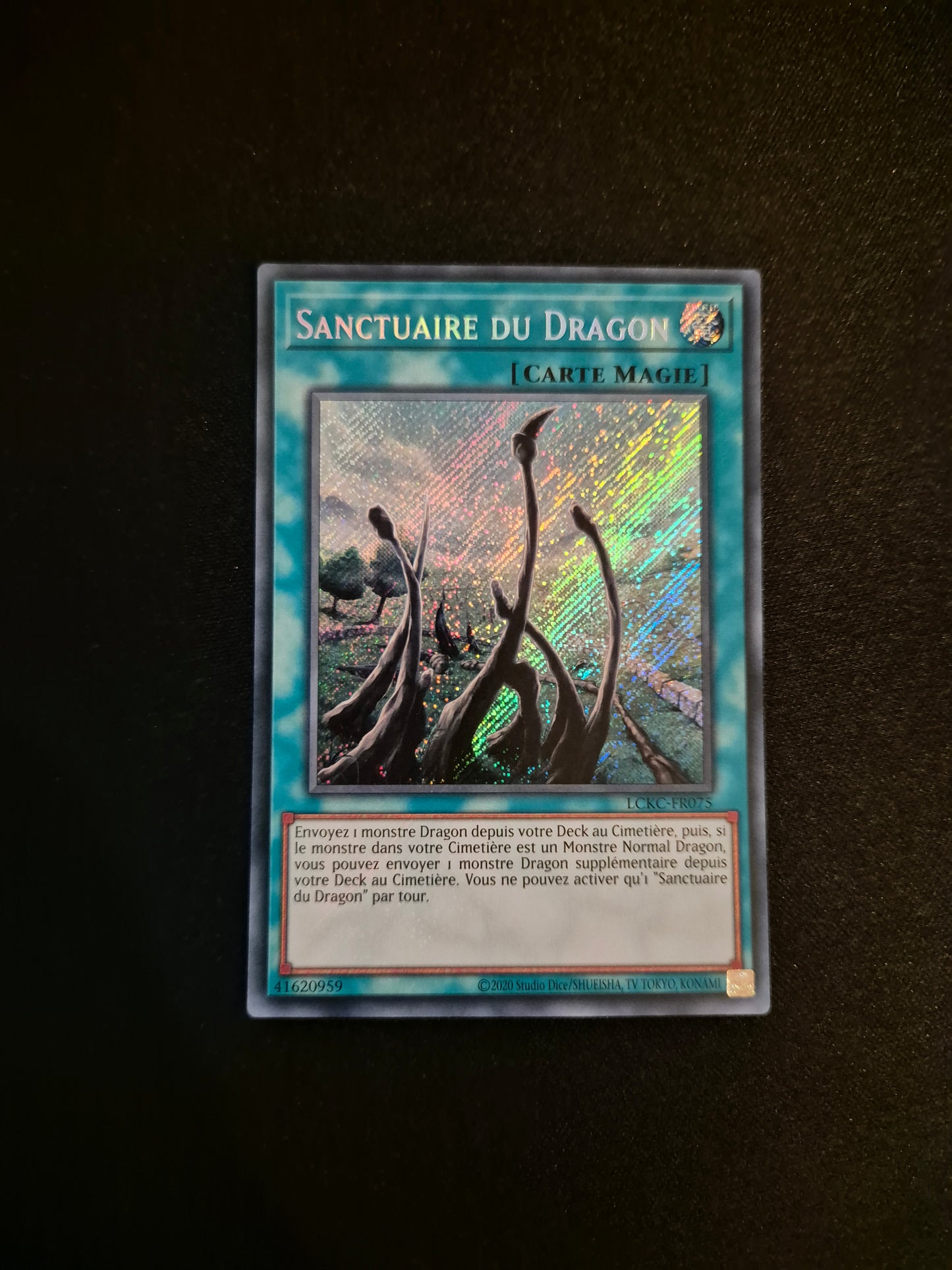 Carte Yu-Gi-Oh! Sanctuaire du Dragon Secret Rare LCKC-FR075