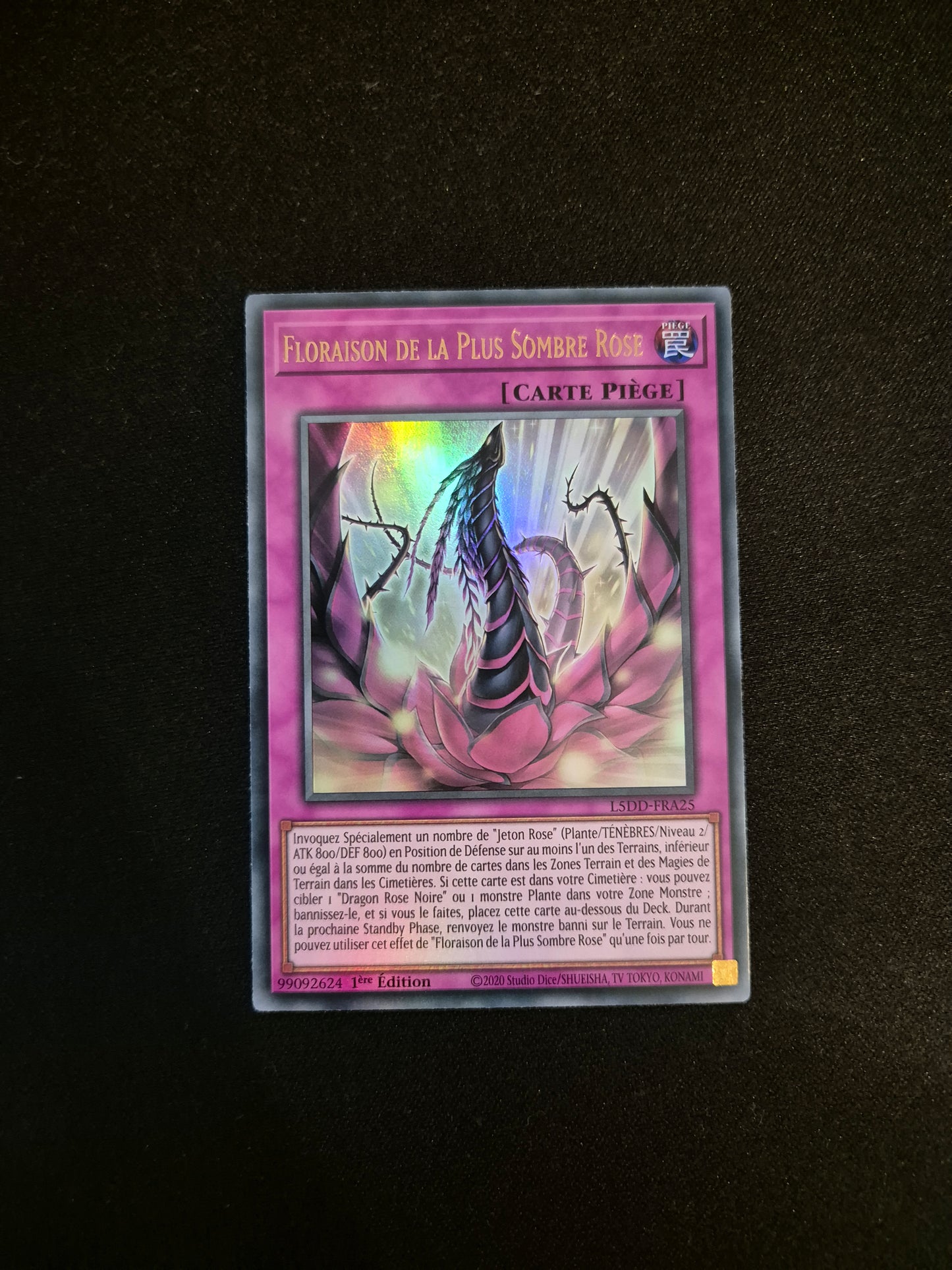 Carte Yu-Gi-Oh! Floraison de la Plus Sombre Rose Ultra Rare L5DD-FRA25