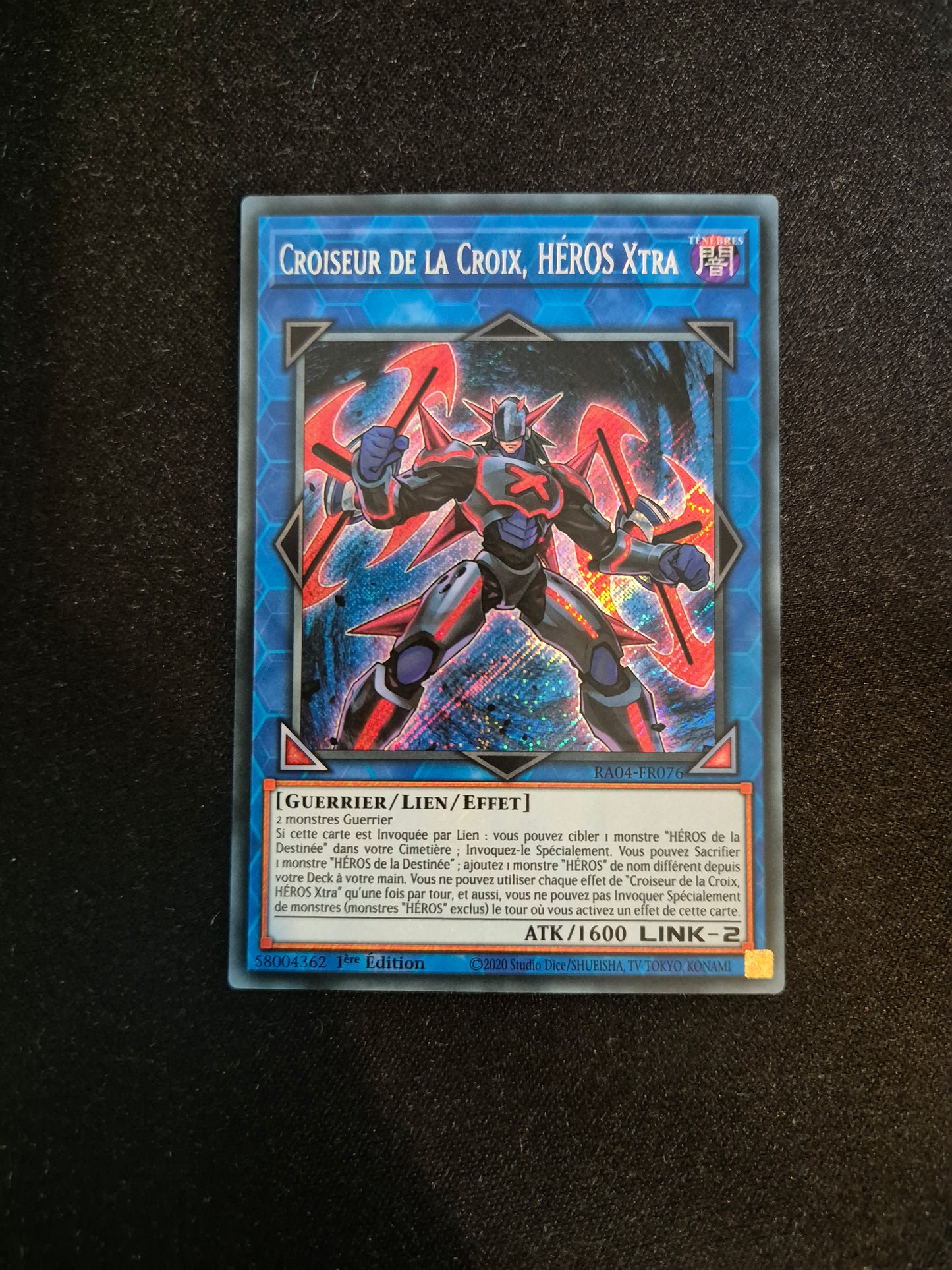 Carte Yu-Gi-Oh! Croiseur de la Croix Héros Xtra Secret Rare RA04-FR076