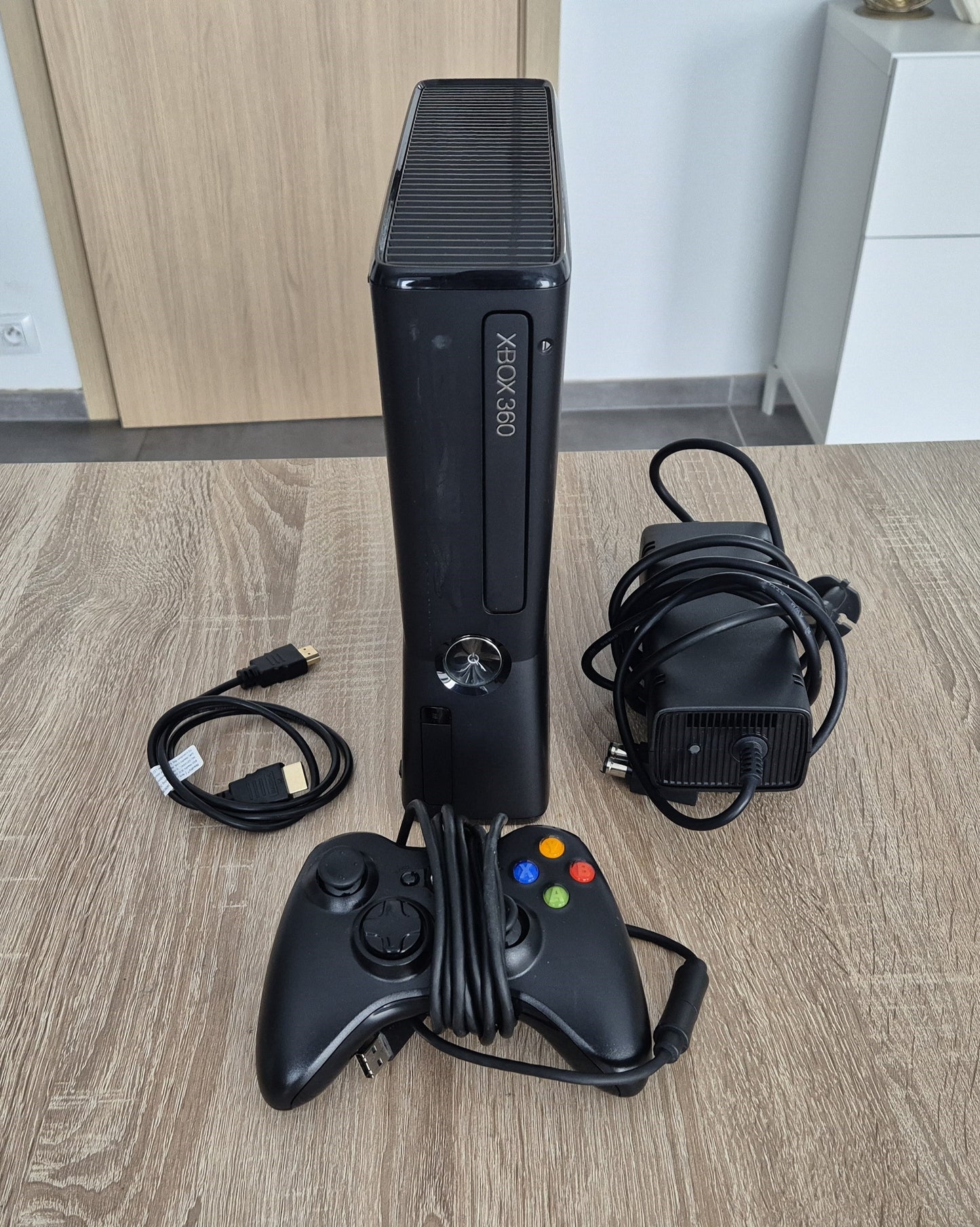 Console Xbox 360 S 250 Go + Manette Xbox 360 Officielle