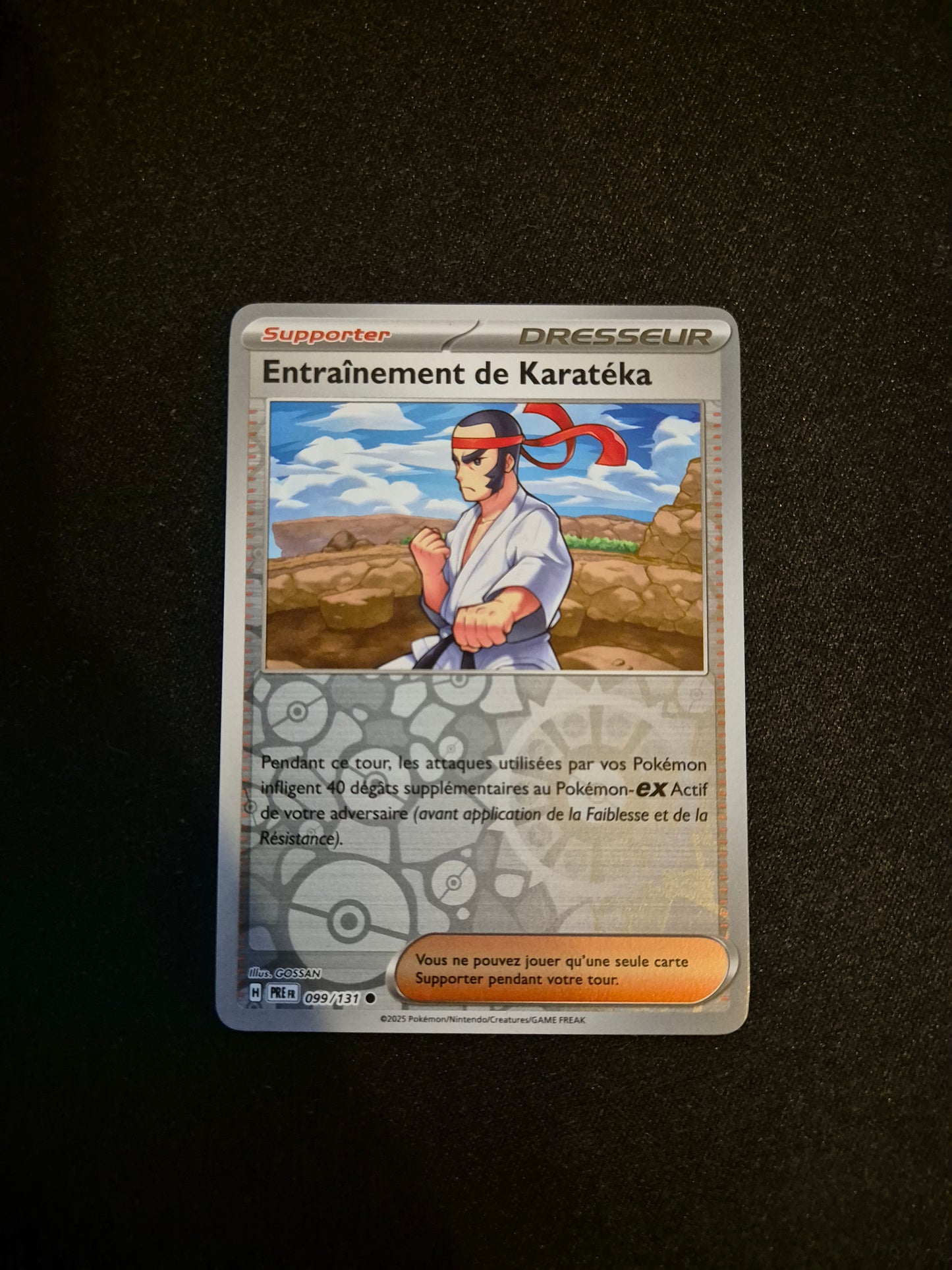 Carte Pokémon Entrainement de Karatéka Reverse 099/131 EV8.5 Évolutions Prismatiques