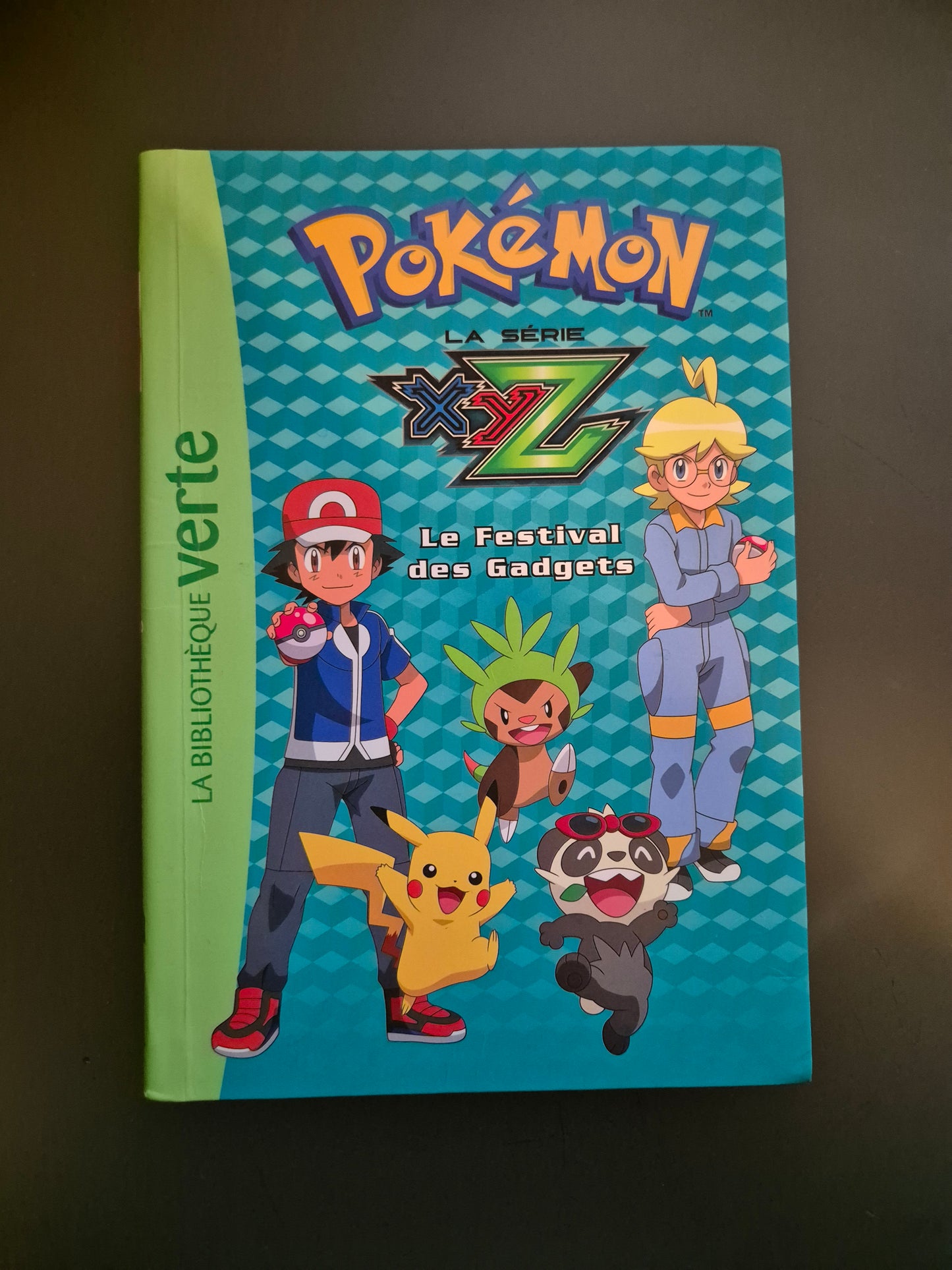 Livre Pokémon La Série XYZ Tome 34 Le Festival des Gadgets FR