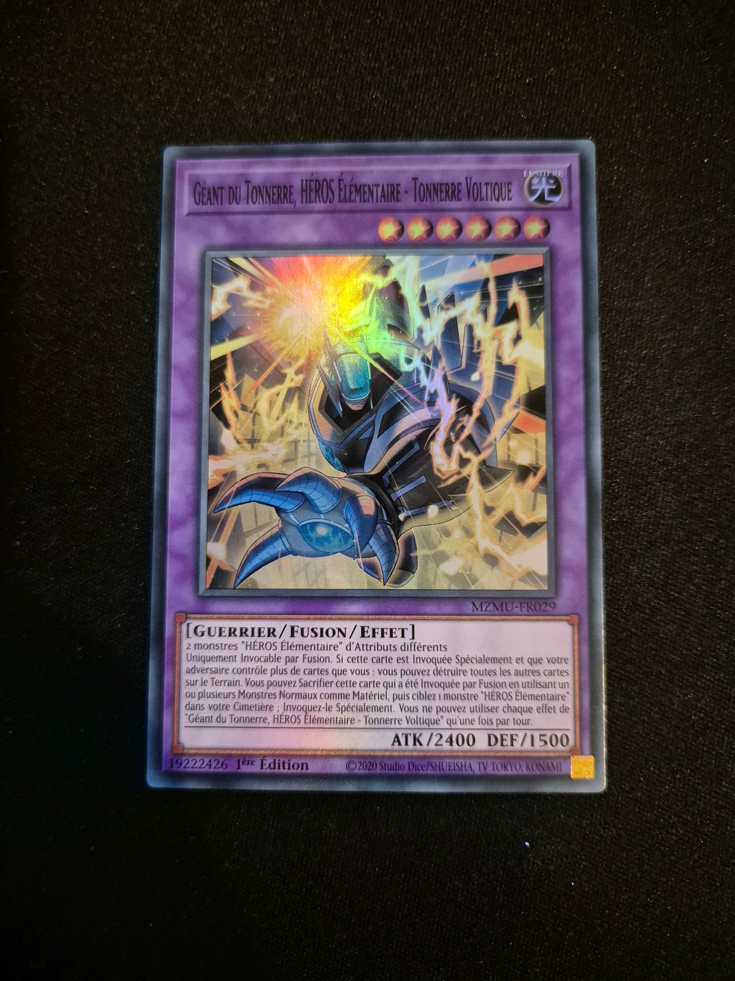 Carte Yu-Gi-Oh! Géant du Tonnerre, Héros Élémentaire Tonnerre Voltique MZMU-FR029 Super Rare