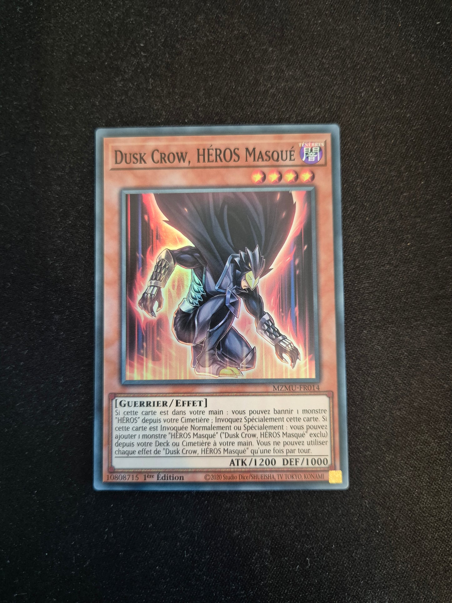 Carte Yu-Gi-Oh! Dusk Crow Héros Masqué MZMU-FR014 Super Rare