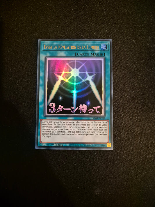 Carte Yu-Gi-Oh! Epées de Révélation de la Lumière ALT Stamped Ultra Rare RA05-FR109