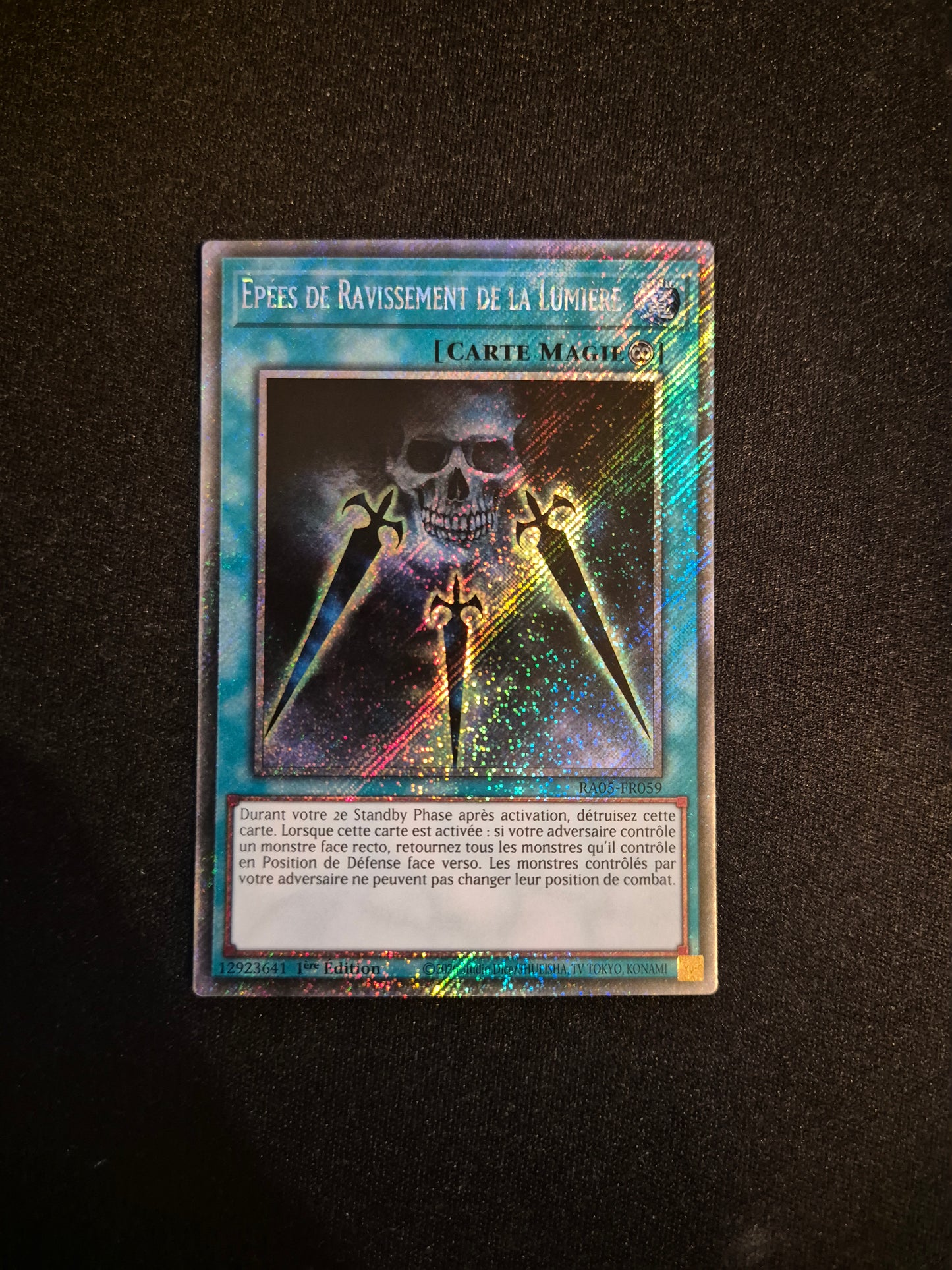 Carte Yu-Gi-Oh! Epées de Ravissement de la Lumière Platinum Secret Rare RA05-FR059
