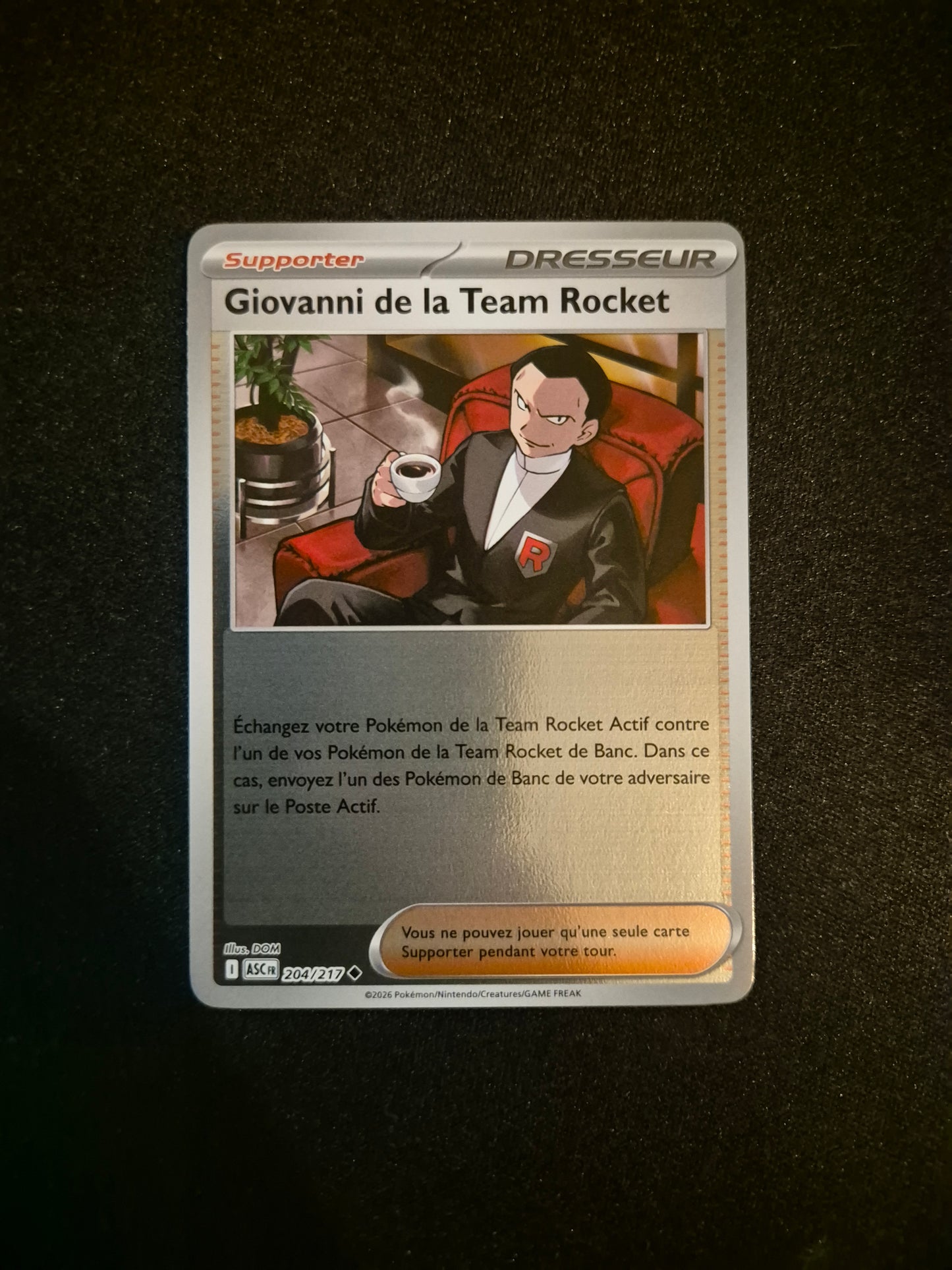 Carte Pokémon Giovanni de la Team Rocket Reverse 204/217 ME2.5 Héros Transcendants