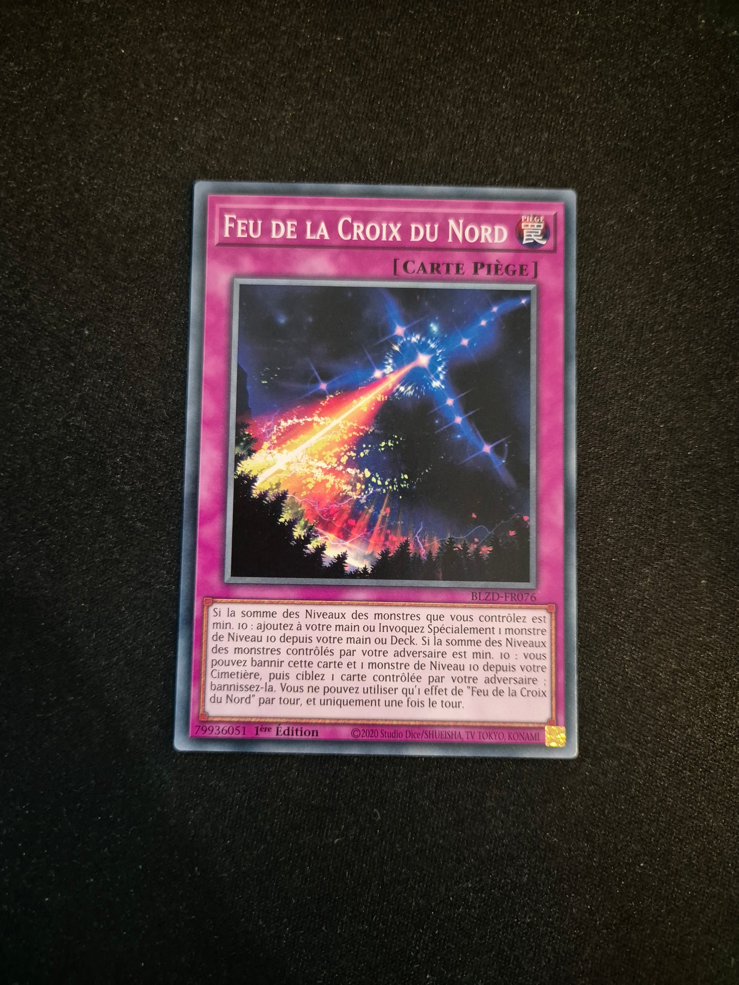 Carte Yu-Gi-Oh! Feu de la Croix du Nord BLZD-FR076