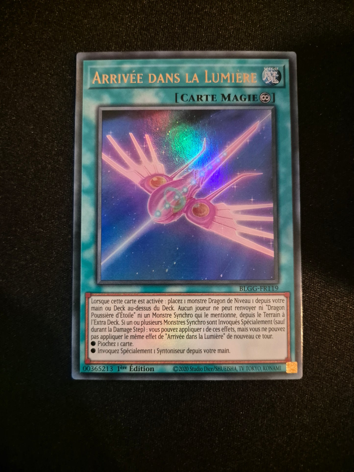 Carte Yu-Gi-Oh! Arrivée dans la Lumière Ultra Rare BLGG-FR119