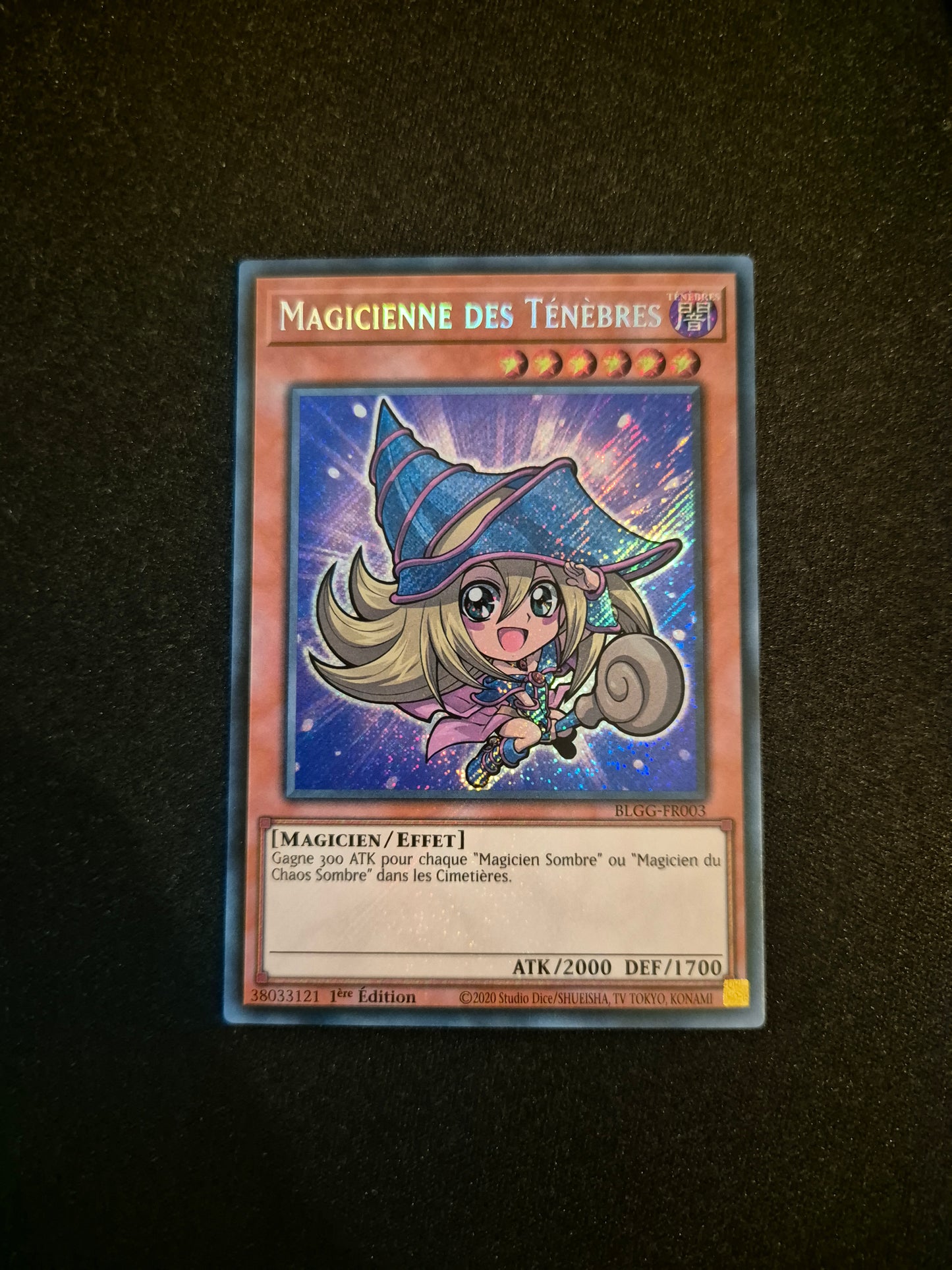 Carte Yu-Gi-Oh! Magicienne des Ténèbres Secret Rare BLGG-FR003