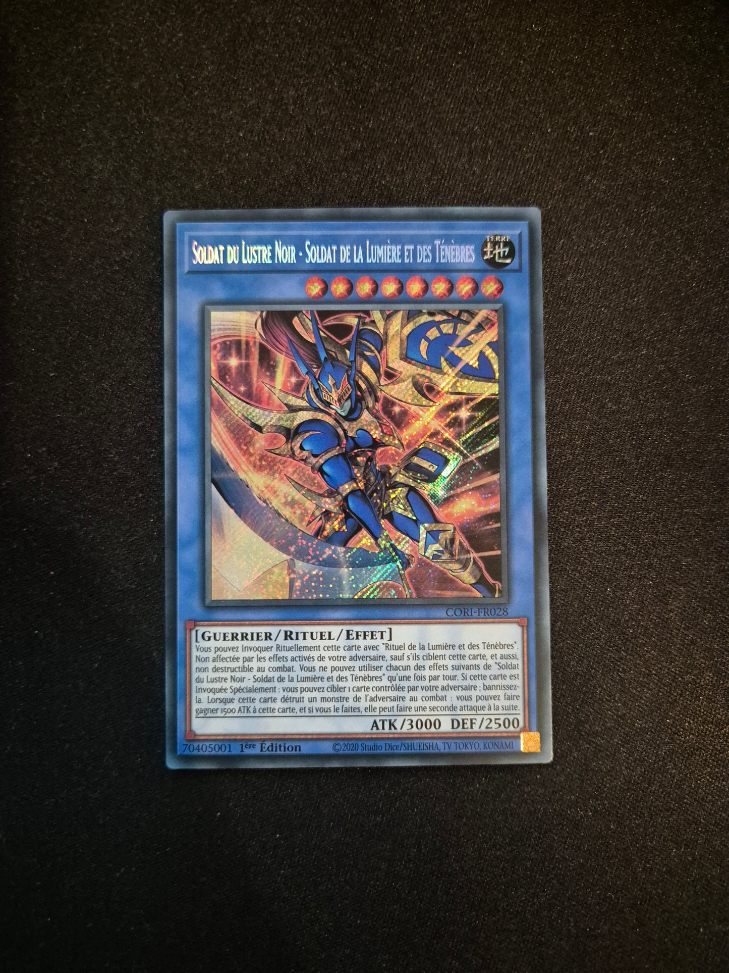 Carte Yu-Gi-Oh! Soldat du Lustre Noir - Soldat de la Lumière et des Ténèbres Secret Rare CORI-FR028