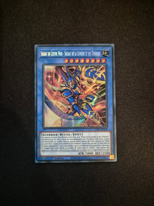 Carte Yu-Gi-Oh! Soldat du Lustre Noir - Soldat de la Lumière et des Ténèbres Secret Rare CORI-FR028