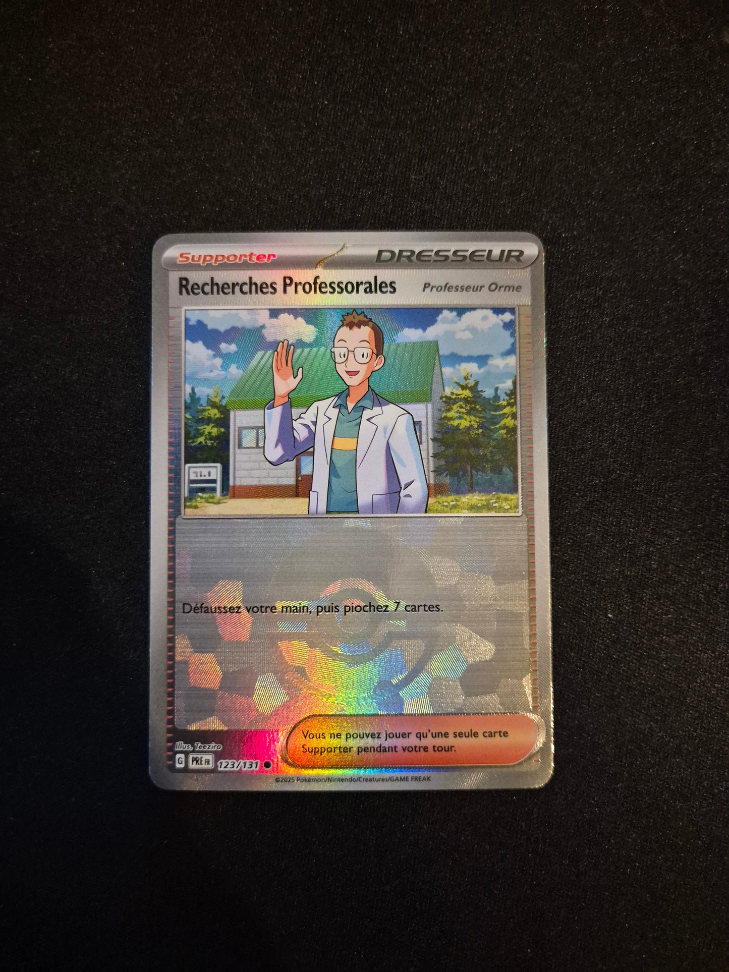 Carte Pokémon Recherches Professorales Pokéball 123/131 EB 8.5 Évolutions Prismatiques