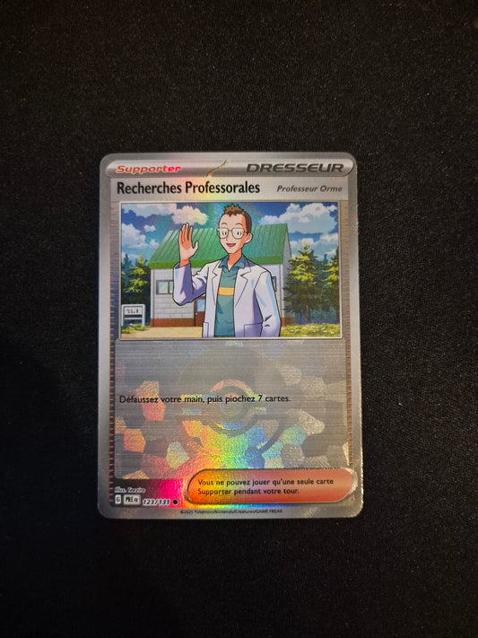 Carte Pokémon Recherches Professorales Pokéball 123/131 EB 8.5 Évolutions Prismatiques