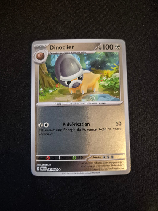 Carte Pokémon Dinoclier Reverse 061/084 ME05 Nuit Noire