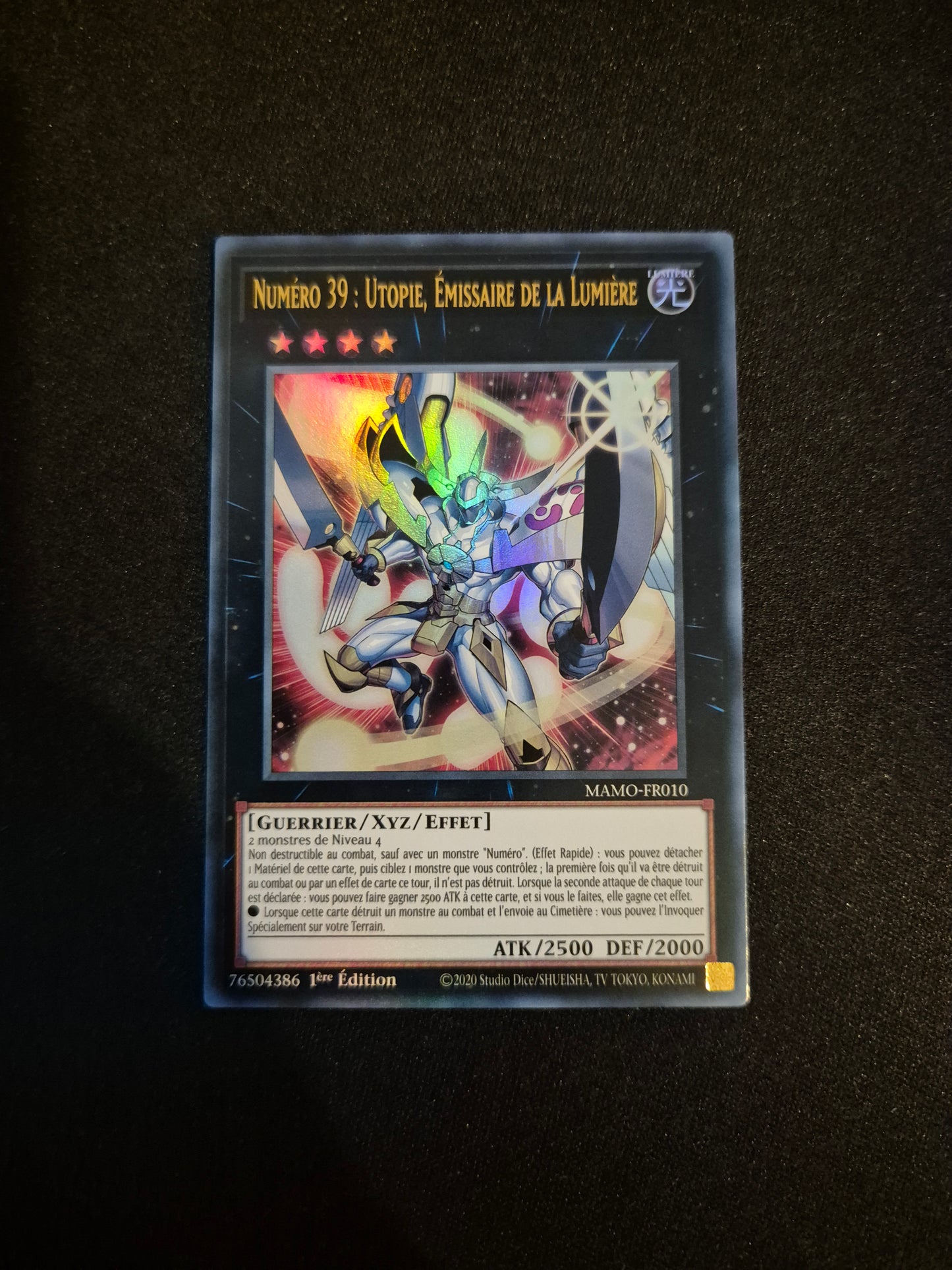 Carte Yu-Gi-Oh! Numéro 39 Utopie Emissaire de la Lumière Ultra Rare MAMO-FR010