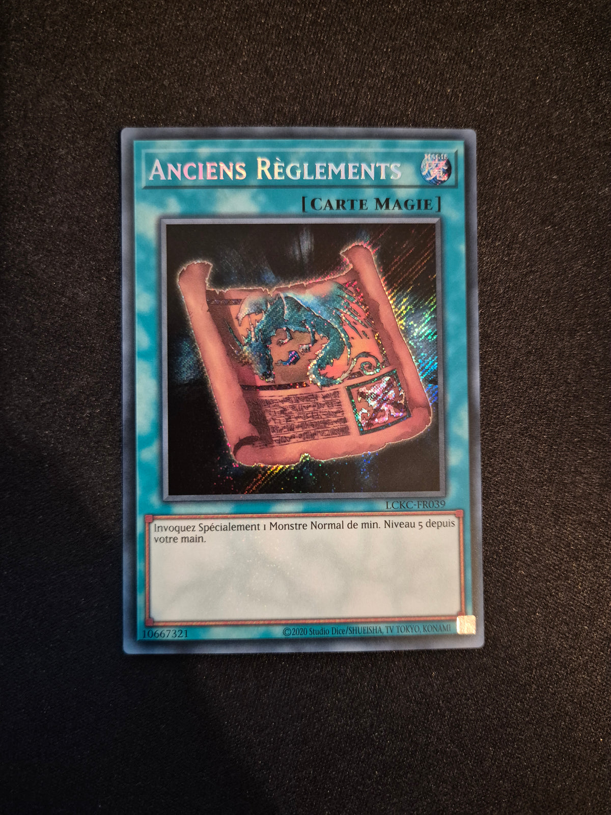 Carte Yu-Gi-Oh! Anciens Règlements Secret Rare LCKC-FR039
