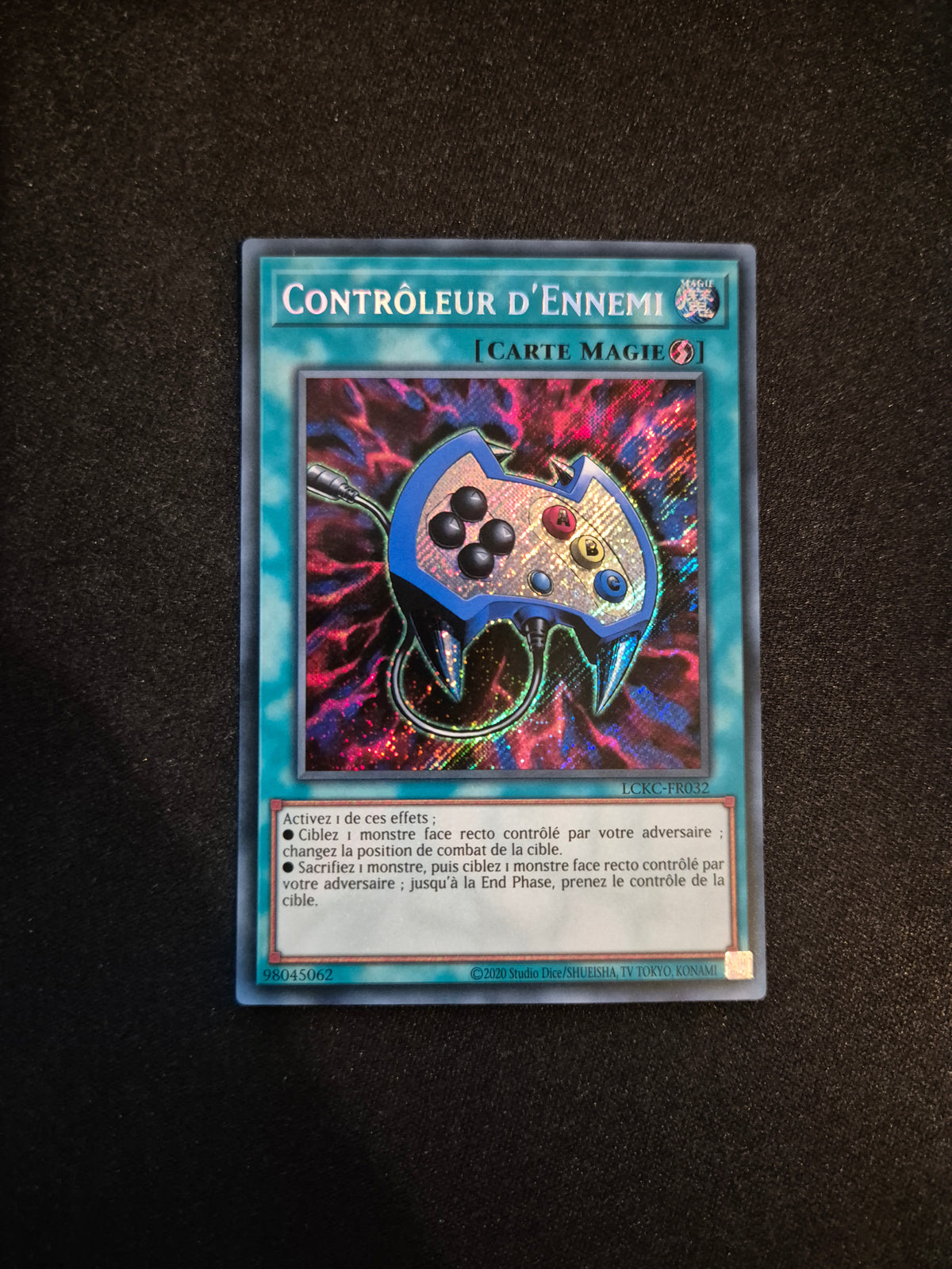 Carte Yu-Gi-Oh! Contrôleur d'Ennemi Secret Rare LCKC-FR032