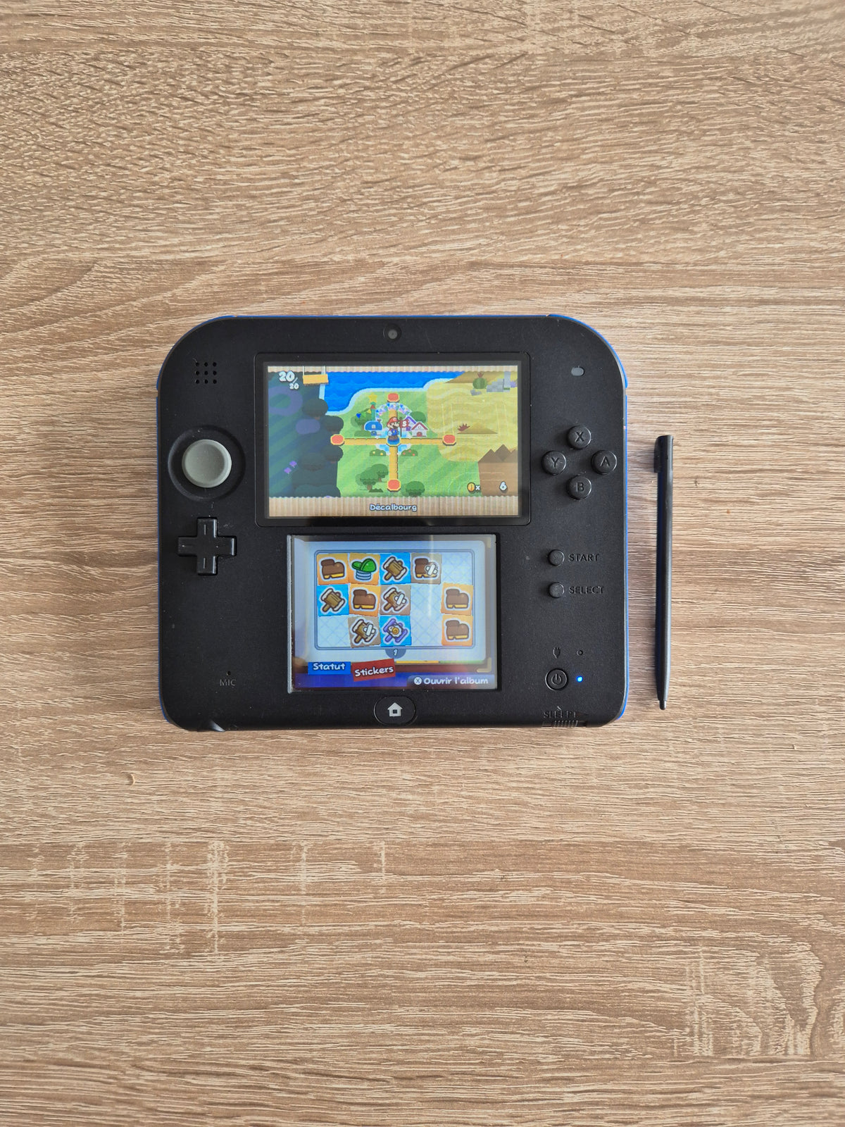 Console Nintendo 2DS Noire et Bleue