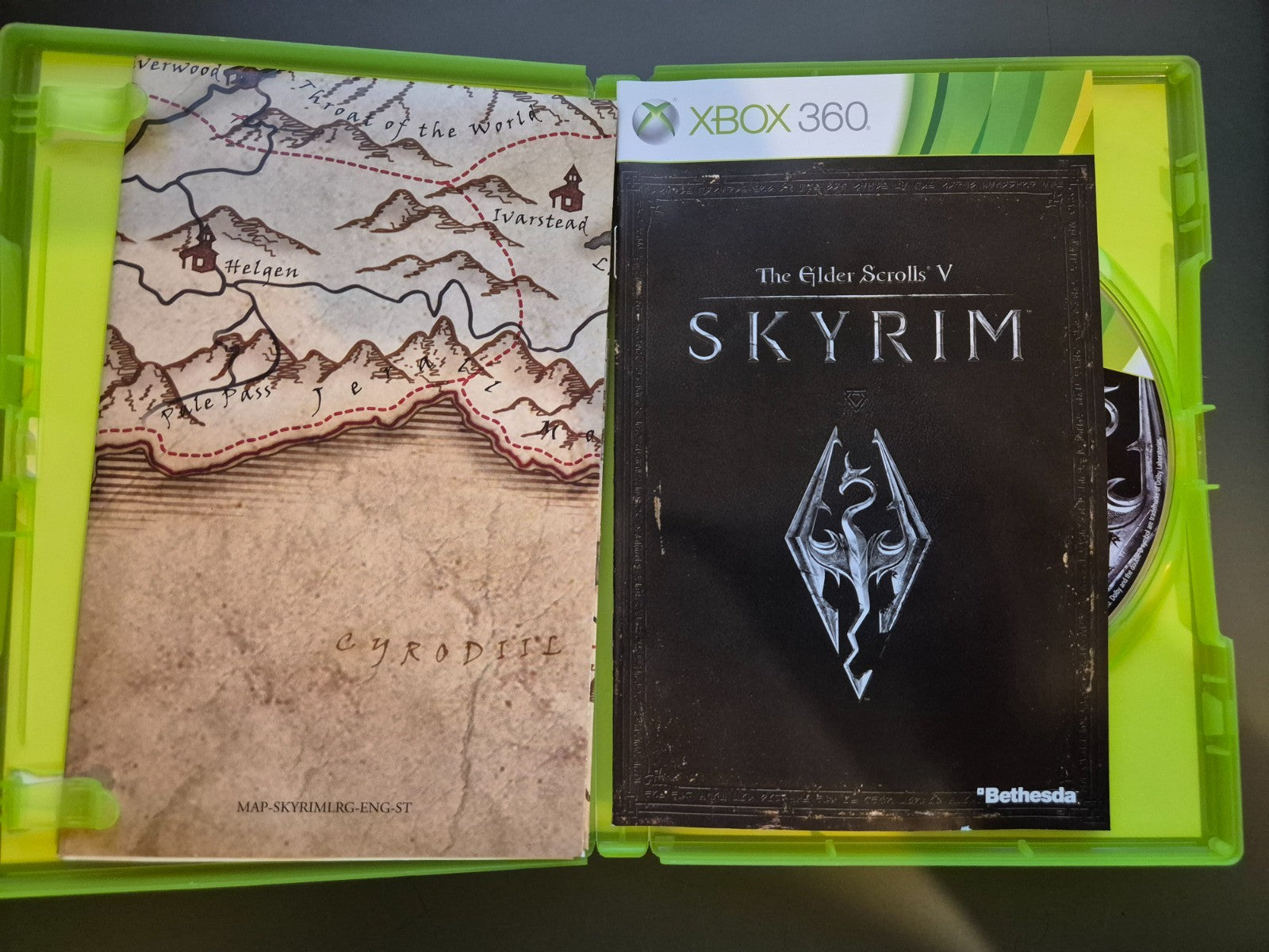 8903589